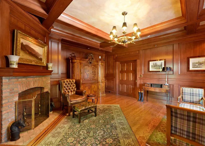 Hannum House